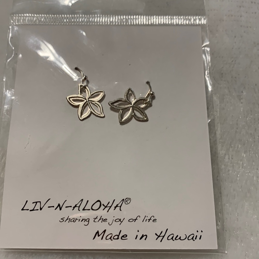 New silver Pomaria flower earrings